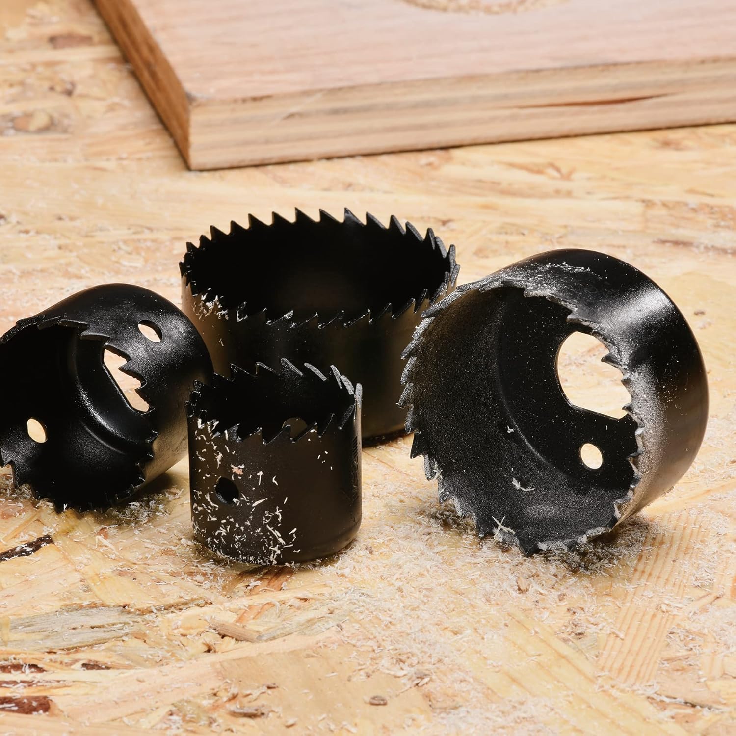 KATA 12PCS Hole Saw Kit (3/4″–2-1/2″) – Perfect for DIY Wood, PVC & Drywall Projects – Includes Mandrels & Hex Key